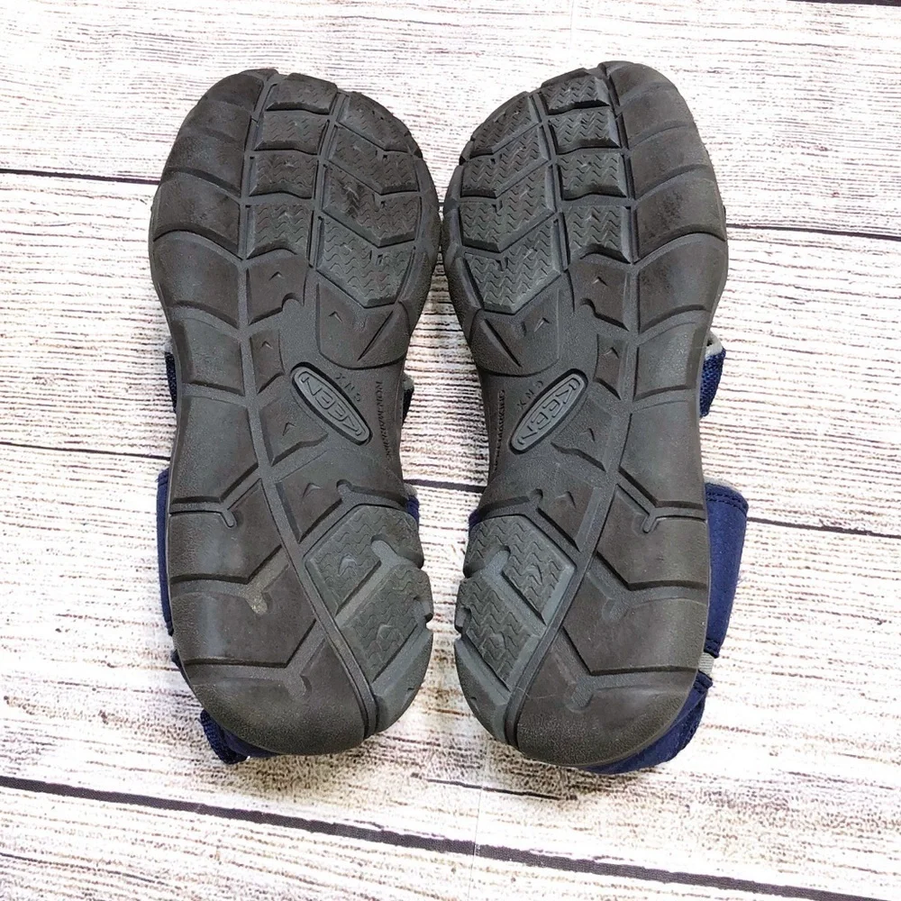 Kids Blue and Grey Outdoor Sandals Size 5